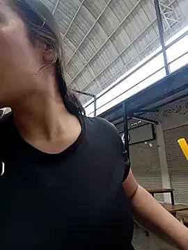 Discover our girls online shows and discover the company of countless livestreamers, with stunning shapes, sex toys and more.