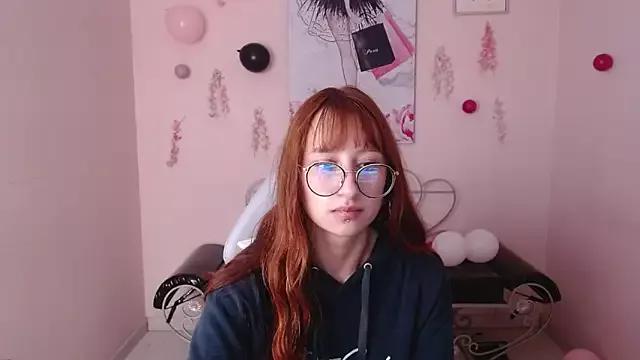 Discover our girls online shows and discover the company of countless livestreamers, with stunning shapes, sex toys and more.
