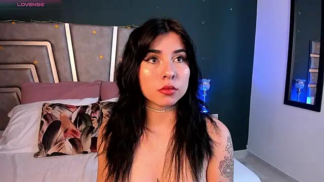 GaiaJones from StripChat