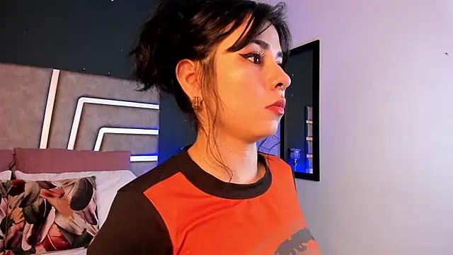 GaiaJones from StripChat