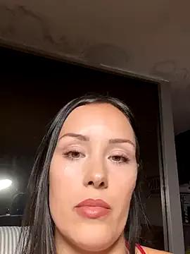 Discover our girls online shows and discover the company of countless livestreamers, with stunning shapes, sex toys and more.
