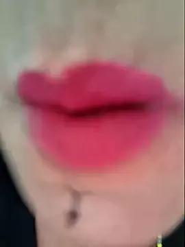 gatadeojosclaros from StripChat