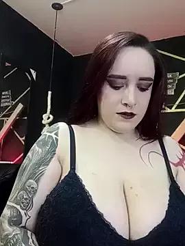 Discover our girls online shows and discover the company of countless livestreamers, with stunning shapes, sex toys and more.