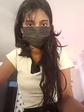 Gelinaa from StripChat is Freechat