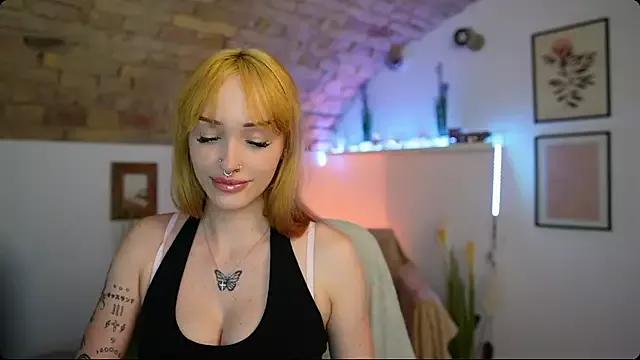 Gia_Storm from StripChat is Freechat