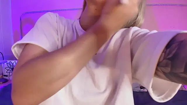 Giaa_Ross from StripChat