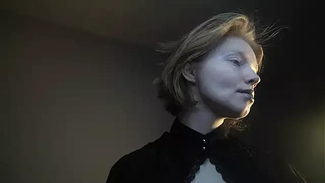 ginger_hugs from StripChat