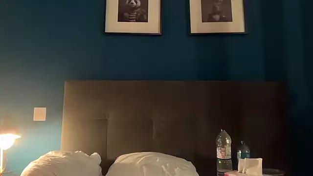 GiuliaDollx from StripChat is Freechat