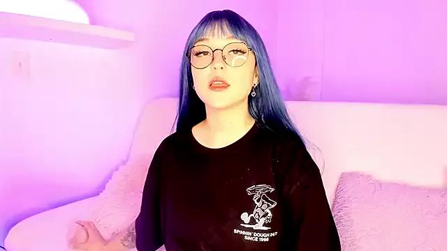 Gloomydoll from StripChat