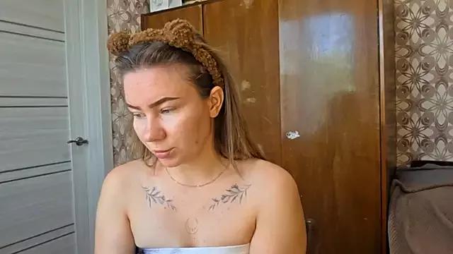 Glossy_Kissa from StripChat is Freechat