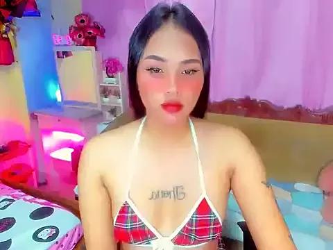Discover our girls online shows and discover the company of countless livestreamers, with stunning shapes, sex toys and more.
