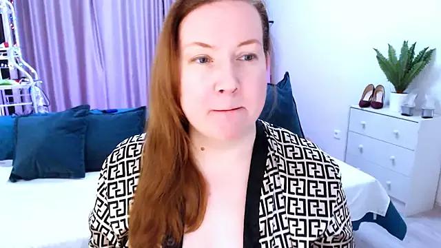 GoddessLara from StripChat