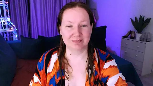 GoddessLara from StripChat
