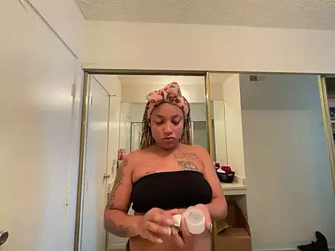 GoddessNih from StripChat