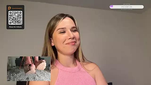 Discover our girls online shows and discover the company of countless livestreamers, with stunning shapes, sex toys and more.