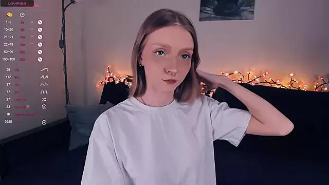 Discover our girls online shows and discover the company of countless livestreamers, with stunning shapes, sex toys and more.