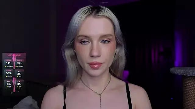 Golden_Peachh webcams show profile image 