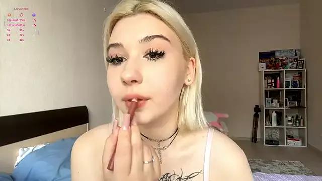 Golden_Vibe from StripChat is Freechat