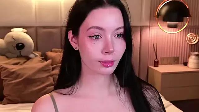 Goldy_Stark from StripChat is Freechat
