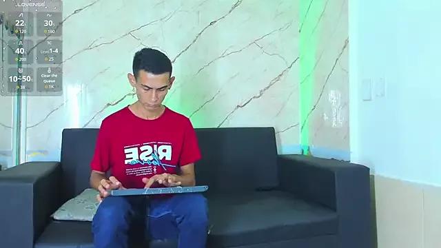 Golldens_Dreamss from StripChat is Freechat