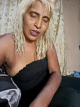 Goodgirlsue_77 from StripChat