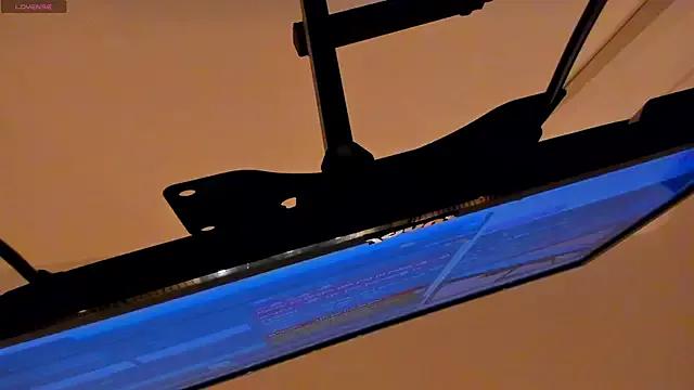 Discover our girls online shows and discover the company of countless livestreamers, with stunning shapes, sex toys and more.