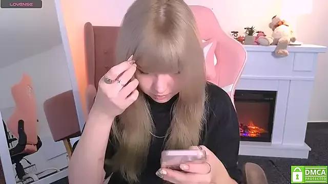 Grace_lux from StripChat is Freechat