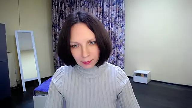 Discover our girls online shows and discover the company of countless livestreamers, with stunning shapes, sex toys and more.