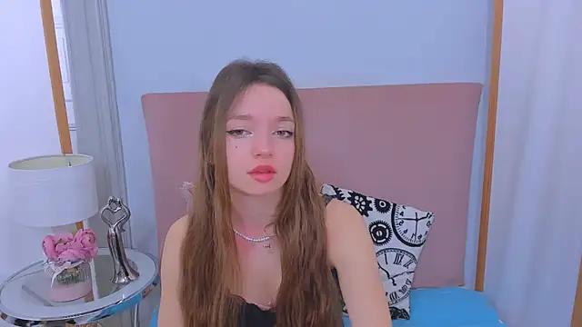 Discover our girls online shows and discover the company of countless livestreamers, with stunning shapes, sex toys and more.
