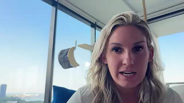 Graciemae_baexx from StripChat is Freechat