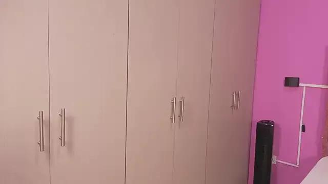 green_lovv from StripChat is Freechat