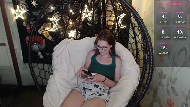 Greenwitch9 from StripChat