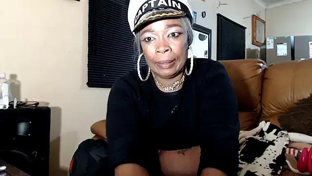Gucci_Bx from StripChat
