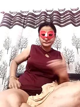 Gullapi from StripChat