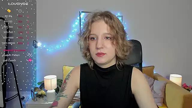 Hailey_Foxy from StripChat is Freechat