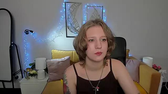 Hailey_Foxy from StripChat is Freechat