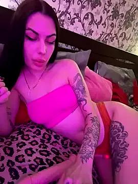 Halle_Brown from StripChat is Freechat