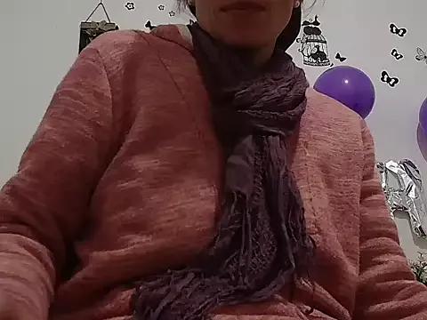 hanamor from StripChat