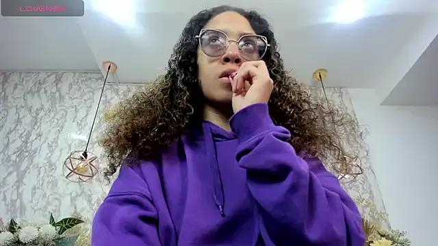 Hanna_Cornee_ from StripChat is Freechat