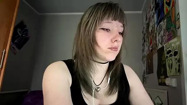 Discover our girls online shows and discover the company of countless livestreamers, with stunning shapes, sex toys and more.