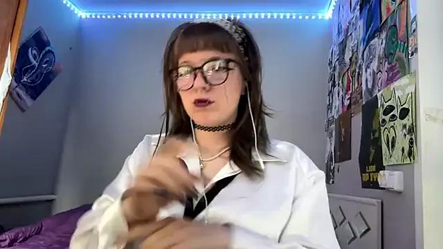 hannabannannna from StripChat is Freechat
