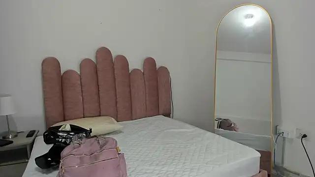 HannaGray22 from StripChat