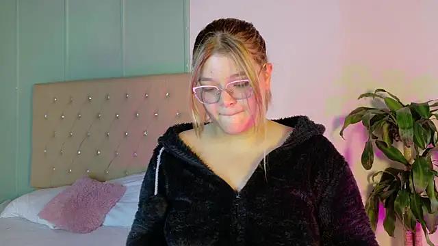 Hannah__Steele from StripChat