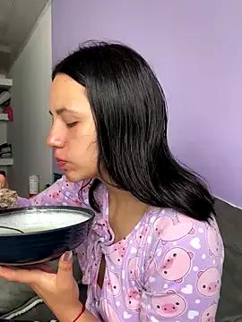hannahb-e from StripChat