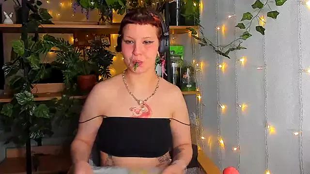 HannahBynes from StripChat