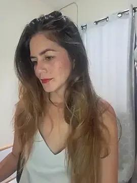 Discover our girls online shows and discover the company of countless livestreamers, with stunning shapes, sex toys and more.