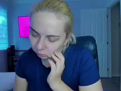 HappyIva from StripChat