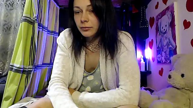 Discover our girls online shows and discover the company of countless livestreamers, with stunning shapes, sex toys and more.