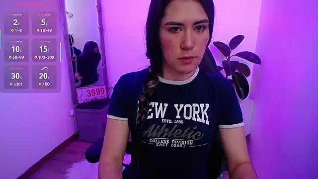 HarmonyEvanns from StripChat is Freechat