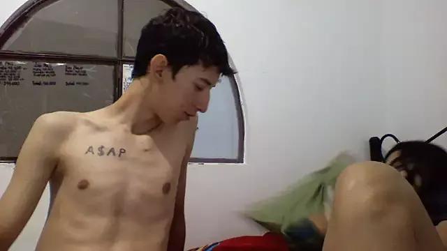 Harris_Annie from StripChat is Freechat